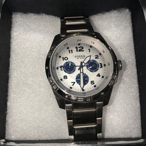 Fossil Men’s Watch-needs battery